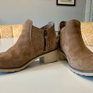 Reef Tan Suede Ankle Boots